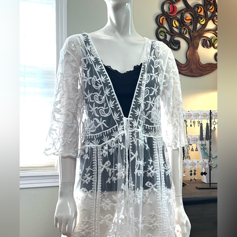 Stunning embroidered kimono